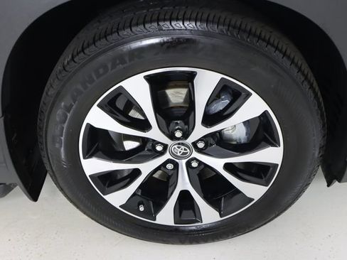 Used 2025 Toyota Grand Highlander AWD Hybrid image 9