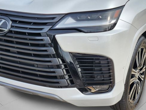 Certified 2025 Lexus LX 700h Luxury image 34