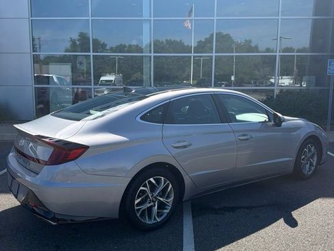 Used 2023 Hyundai Sonata SEL w/ Convenience Package FWD image 5