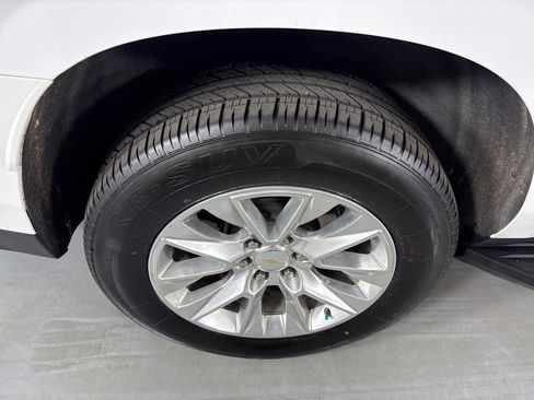 Used 2023 Chevrolet Suburban Premier image 10