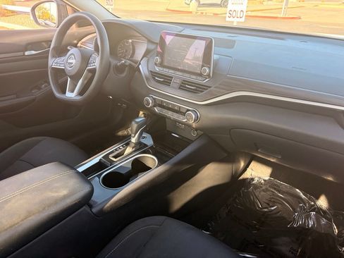 Certified 2024 Nissan Altima 2.5 SV FWD image 12