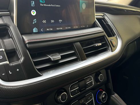 Used 2022 Chevrolet Suburban RST image 9