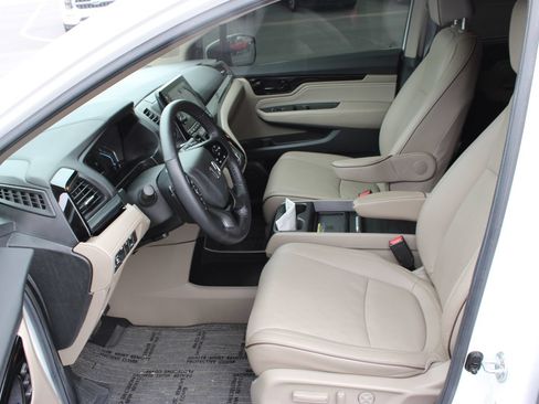 Used 2024 Honda Odyssey Elite image 11