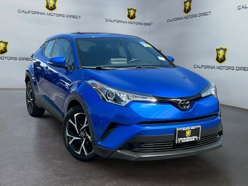 Used 2019 Toyota C-HR XLE FWD image 3