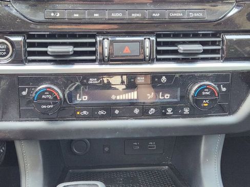 Used 2023 Nissan Pathfinder SL w/ SL Premium Package FWD image 19
