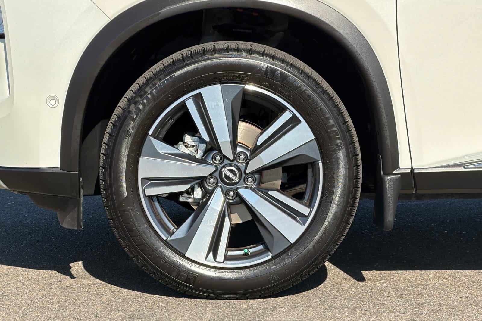 Used 2023 Nissan Rogue Platinum w/ Platinum Premium Package FWD image 32