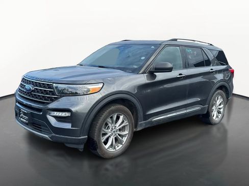 Used 2020 Ford Explorer XLT w/ Equipment Group 202A AWD/4WD image 7