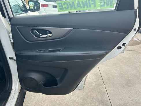 Used 2016 Nissan Rogue S image 15