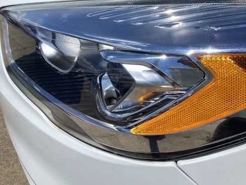 Used 2018 Ford Escape SEL w/ Ford Safe & Smart Package FWD image 5