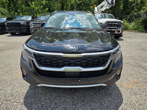 Used 2021 Kia Seltos SX w/ SX Sunroof Package AWD/4WD image 12