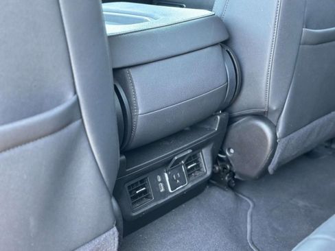 Used 2025 GMC Sierra 1500 SLT AWD/4WD image 9