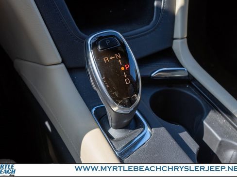 Used 2017 Cadillac XT5 Luxury w/ Driver Awareness Package image 23