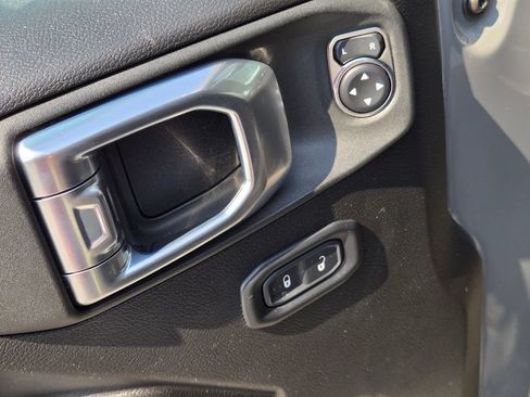 Used 2022 Jeep Wrangler Unlimited Sport AWD/4WD image 14