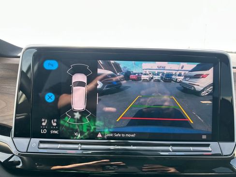 New 2025 Volkswagen Atlas SE image 20