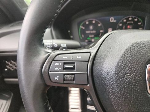 Used 2025 Honda Accord Sport image 23