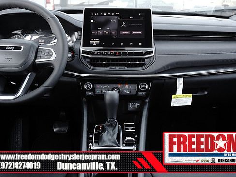 New 2026 Jeep Compass Latitude image 19