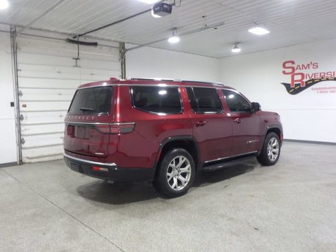 Used 2022 Jeep Wagoneer Series II AWD/4WD image 4