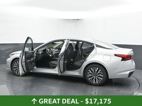 Used 2023 Nissan Altima 2.5 SV image 55