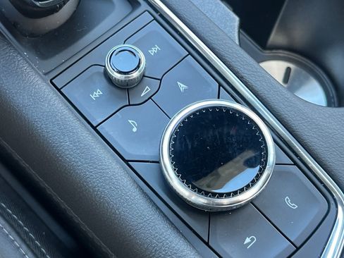 Certified 2025 Cadillac XT6 Premium Luxury image 30