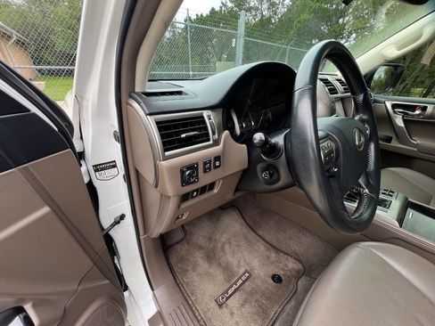 Used 2018 Lexus GX 460 w/ Navigation Package AWD/4WD image 23