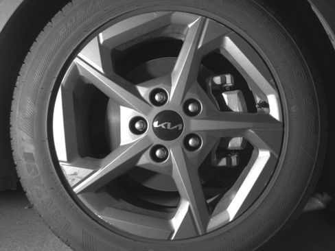 Used 2025 Kia K4 FWD image 16
