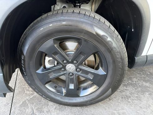 Used 2025 Honda Pilot EX-L image 5
