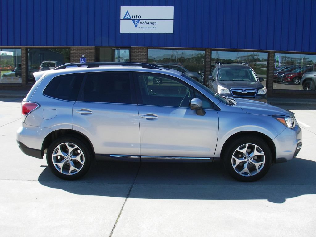 Used 2017 Subaru Forester 2.5i Touring w/ Popular Package #2 AWD/4WD image 4