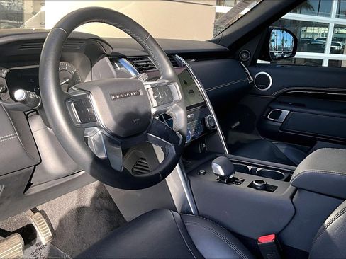 Used 2023 Land Rover Discovery S R-Dynamic image 13