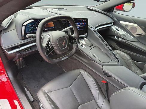 Used 2025 Chevrolet Corvette Z06 RWD image 4