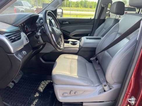 Used 2017 Chevrolet Suburban LT w/ Luxury Package image 14