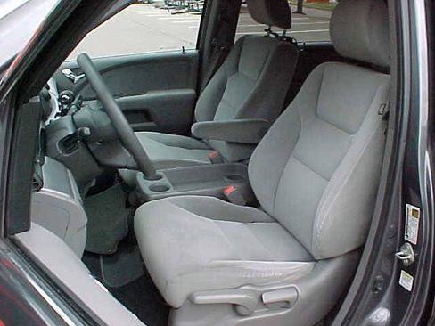 Used 2010 Honda Odyssey LX image 18