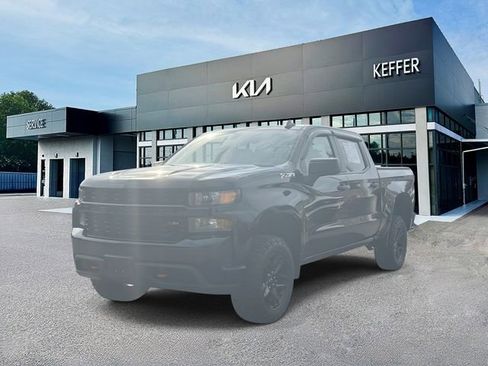 Used 2021 Chevrolet Silverado 1500 Custom Trail Boss w/ Midnight Edition AWD/4WD image 4