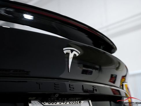 Used 2022 Tesla Model X Plaid image 20