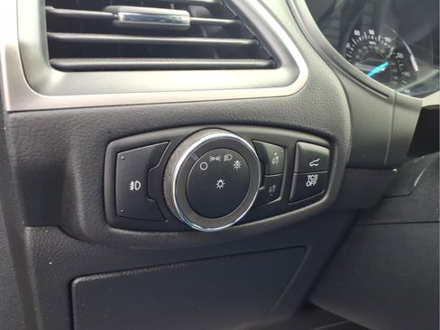 Used 2024 Ford Edge SEL w/ Convenience Package image 16