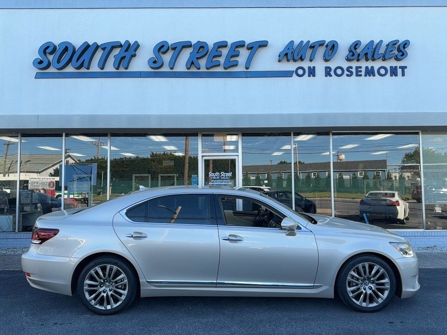 Used 2013 Lexus LS 460 L w/ All-Weather Pkg RWD image 1
