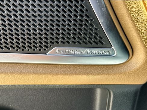 Used 2022 Kia Telluride SX w/ Towing Package FWD image 19