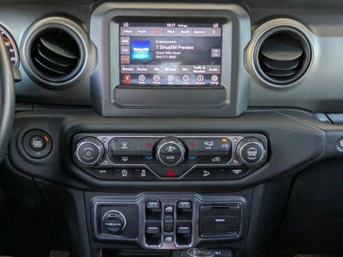 Used 2018 Jeep Wrangler Unlimited Sport S image 15