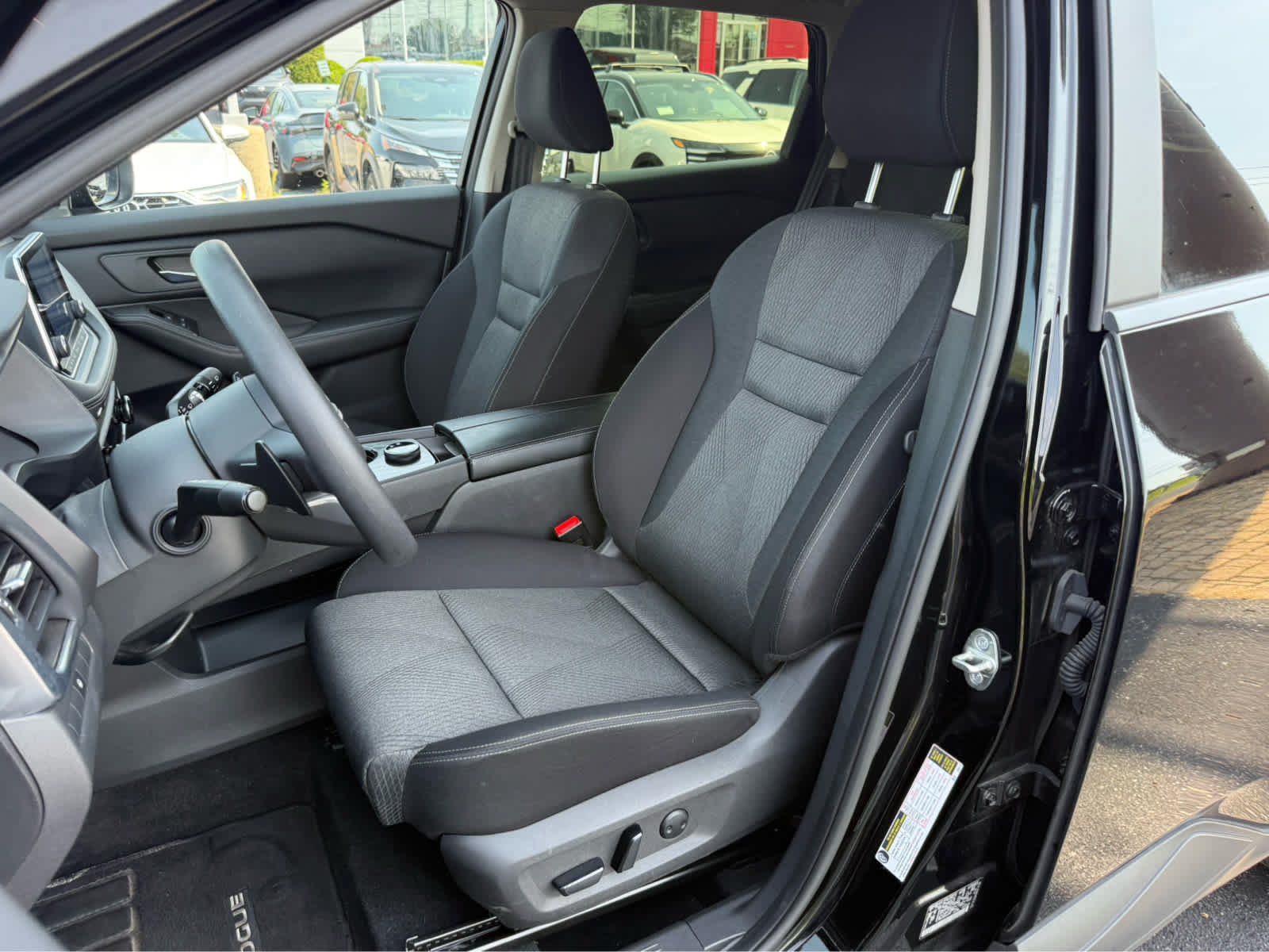 Used 2024 Nissan Rogue SV AWD/4WD image 12
