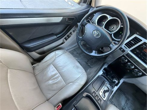 Used 2005 Toyota 4Runner SR5 RWD image 8
