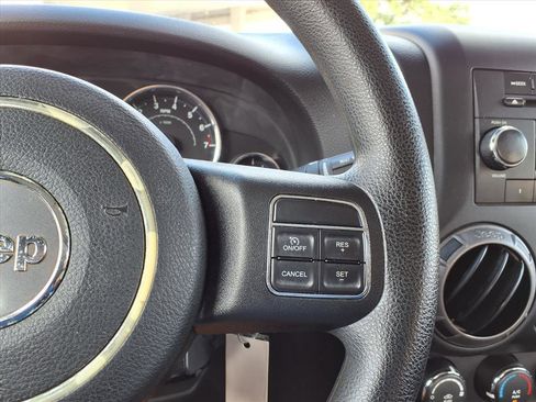 Used 2017 Jeep Wrangler Unlimited Sport image 25