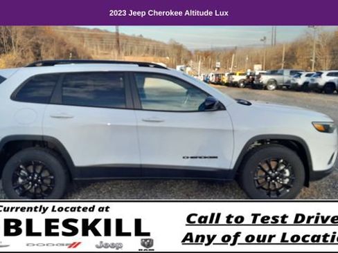 Used 2023 Jeep Cherokee Altitude Lux image 5