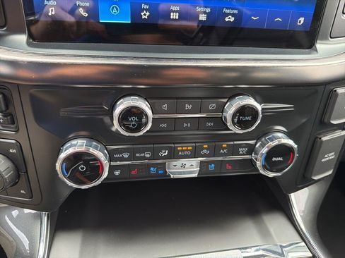Used 2022 Ford F150 Lariat w/ Equipment Group 502A High AWD/4WD image 16