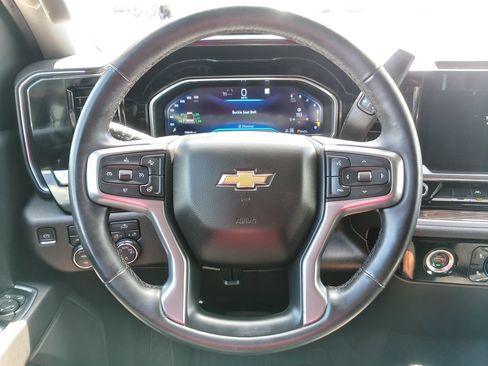 Used 2023 Chevrolet Silverado 1500 LT AWD/4WD image 8