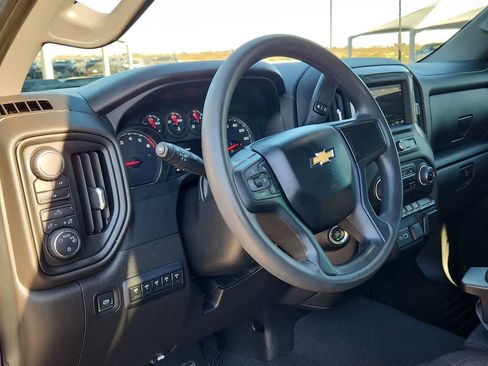 Used 2024 Chevrolet Silverado 2500 Custom w/ Custom Convenience Package image 10