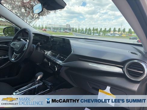 New 2026 Chevrolet Trax ACTIV FWD image 30
