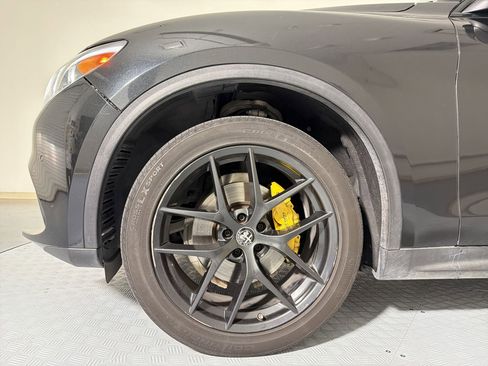 Used 2020 Alfa Romeo Stelvio w/ Nero Edizione RWD image 10