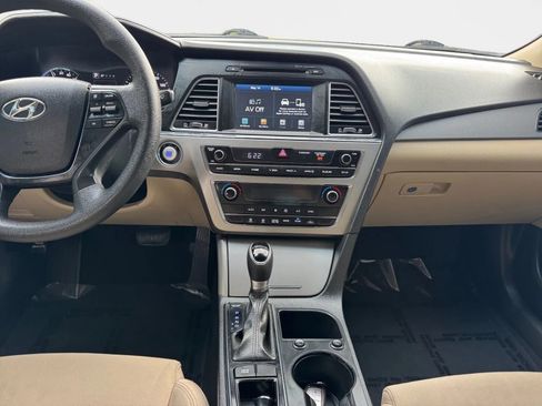 Used 2017 Hyundai Sonata SE FWD image 13