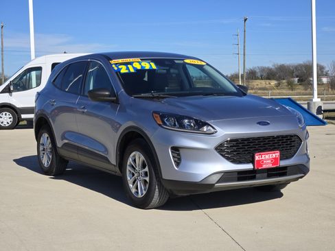 Used 2022 Ford Escape SE w/ Cold Weather Package image 2