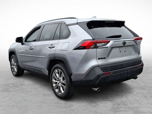 Used 2019 Toyota RAV4 XLE Premium w/ Cold Weather Package AWD/4WD image 4