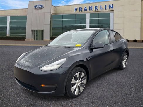 Used 2024 Tesla Model Y Long Range image 3